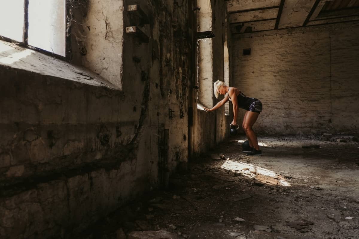 Top 6 Kettlebell Lat Exercises For Stronger Back The Fitness Phantom