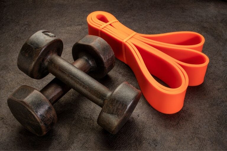 7-day-dumbbell-and-resistance-band-workout-to-build-muscle-with-pdf