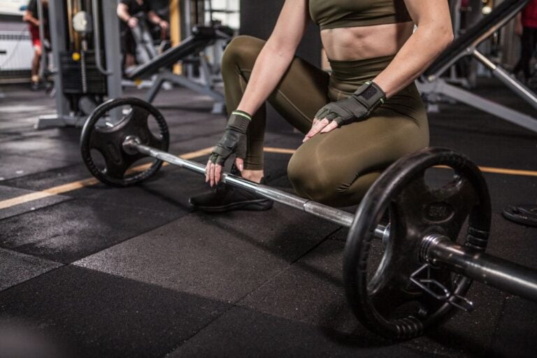 17 Best Barbell Compound Exercises to Level Up Your Fitness